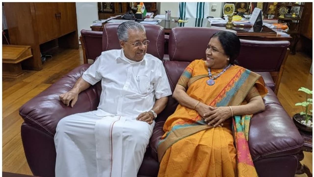 'ഒരുമിച്ചുള്ള 42 വർഷങ്ങൾ': വിവാഹ വാര്ഷിക ചിത്രം പങ്കുവച്ച് മുഖ്യമന്ത്രി 'ഒരുമിച്ചുള്ള 42 വർഷങ്ങൾ': വിവാഹ വാര്ഷിക ചിത്രം പങ്കുവച്ച് മുഖ്യമന്ത്രി