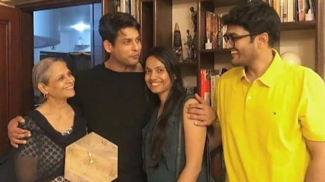 মৃত্যুর আগের রাতে কার সাথে কথা বলেছিলেন সিদ্ধার্থ শুক্লা, অভিনেতার চ্যাট প্রকাশ্যে মৃত্যুর আগের রাতে কার সাথে কথা বলেছিলেন সিদ্ধার্থ শুক্লা, অভিনেতার চ্যাট প্রকাশ্যে