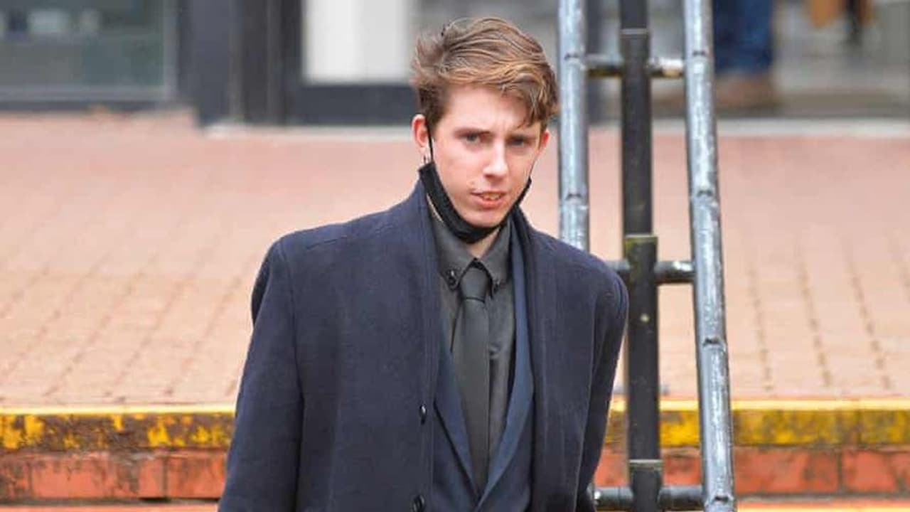 ഭീകരവാദ കേസില് അറസ്റ്റിലായ കൗമാരക്കാരന് ഒരു ജഡ്ജ് നല്കിയ വിചിത്രമായ ശിക്ഷ! ഭീകരവാദ കേസില് അറസ്റ്റിലായ കൗമാരക്കാരന് ഒരു ജഡ്ജ് നല്കിയ വിചിത്രമായ ശിക്ഷ!