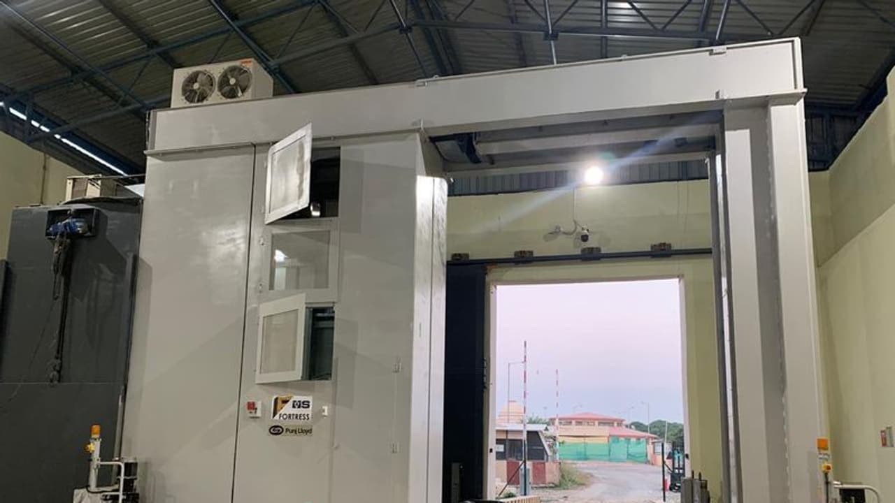 ಗಡಿಯಲ್ಲಿ ಹೈಅಲರ್ಟ್; ವಾಘಾ ಬಾರ್ಡರ್ನಲ್ಲಿ ಫುಲ್ ಬಾಡಿ ಟ್ರಕ್ ಸ್ಕ್ಯಾನರ್ ಅಳವಡಿಸಿದ ಭಾರತ! ಗಡಿಯಲ್ಲಿ ಹೈಅಲರ್ಟ್; ವಾಘಾ ಬಾರ್ಡರ್ನಲ್ಲಿ ಫುಲ್ ಬಾಡಿ ಟ್ರಕ್ ಸ್ಕ್ಯಾನರ್ ಅಳವಡಿಸಿದ ಭಾರತ!