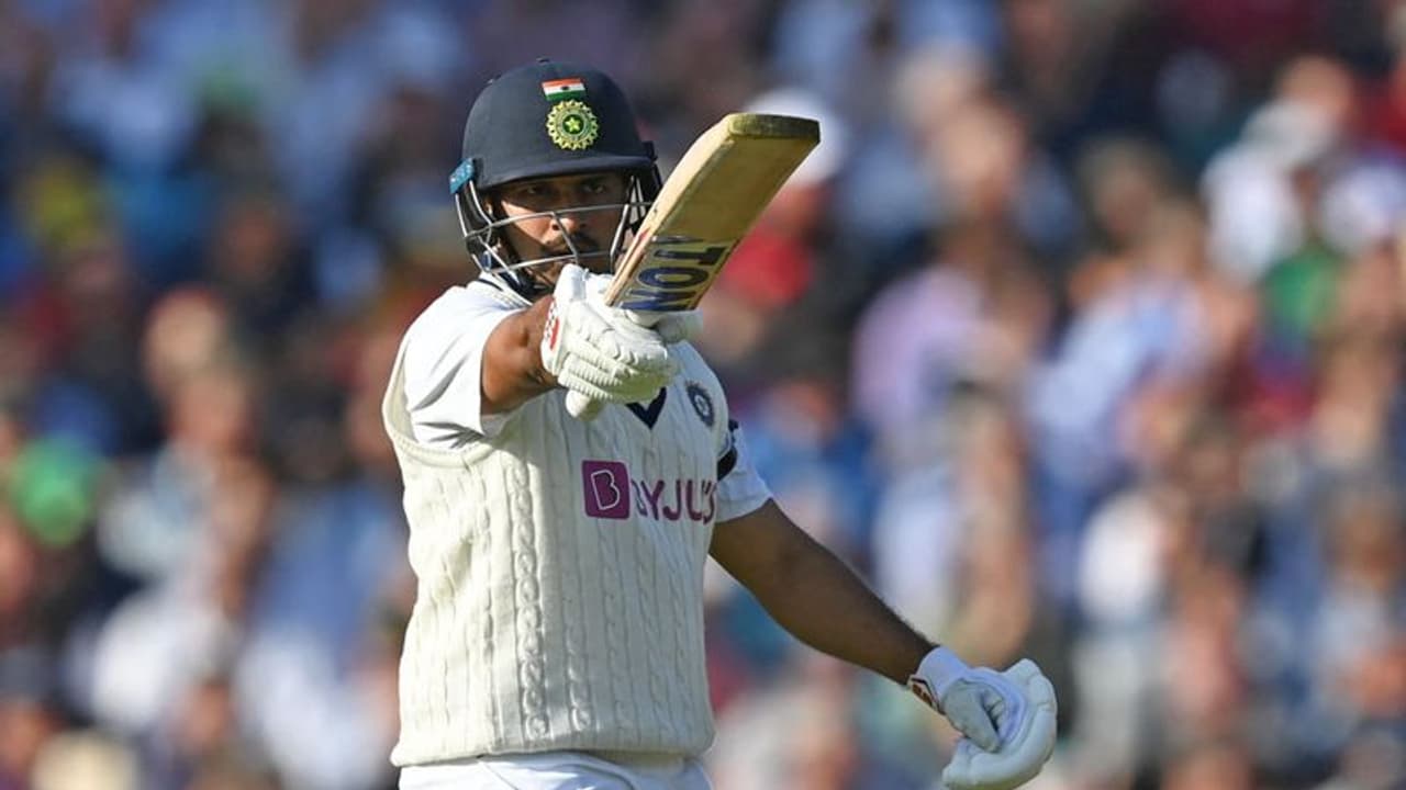 शार्दूल की बैटिंग देख यूजर्स ने दिया नया नाम लॉर्ड, सोशल मीडिया पर फैंस ने शेयर किए मजेदार मीम्स शार्दूल की बैटिंग देख यूजर्स ने दिया नया नाम लॉर्ड, सोशल मीडिया पर फैंस ने शेयर किए मजेदार मीम्स