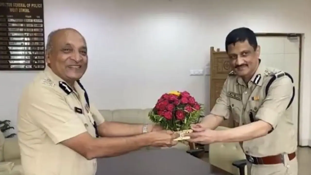 নির্দেশ অমান্য, দায়িত্ব পাওয়ার পরই কলকাতা হাইকোর্টে তলব ডিজি মনোজ মালব্যকে নির্দেশ অমান্য, দায়িত্ব পাওয়ার পরই কলকাতা হাইকোর্টে তলব ডিজি মনোজ মালব্যকে