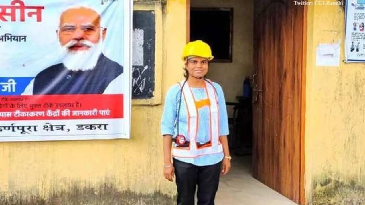 ഇന്ത്യയിലെ ഭൂ​ഗർഭ കൽക്കരി ഖനിയിൽ ആദ്യമായി ഒരു വനിതാ എഞ്ചിനീയർ, ചരിത്രം കുറിച്ച് ആകാൻക്ഷ കുമാരി