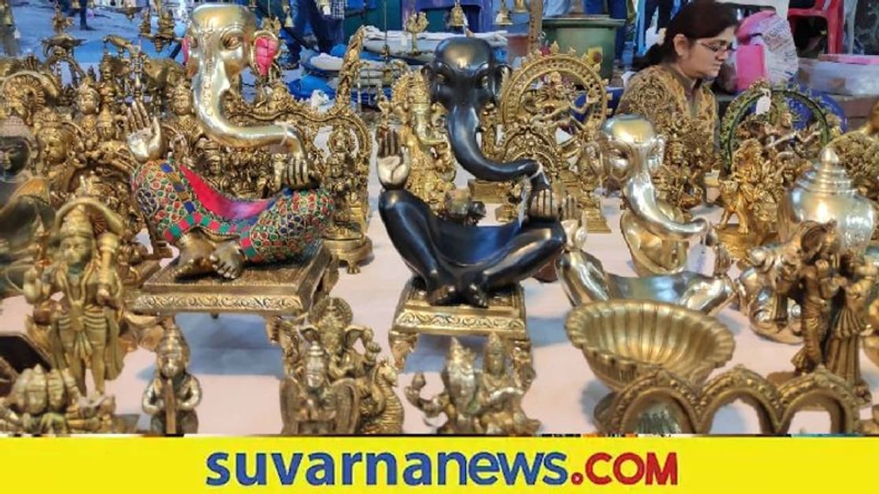 ಚೌತಿ : ಚಿತ್ರಕಲಾ ಪರಿಷತ್ಲ್ಲಿ ಲೋಹದ ಗಣೇಶ ಮೂರ್ತಿಗಳ ಪ್ರದರ್ಶನ ಚೌತಿ : ಚಿತ್ರಕಲಾ ಪರಿಷತ್ಲ್ಲಿ ಲೋಹದ ಗಣೇಶ ಮೂರ್ತಿಗಳ ಪ್ರದರ್ಶನ