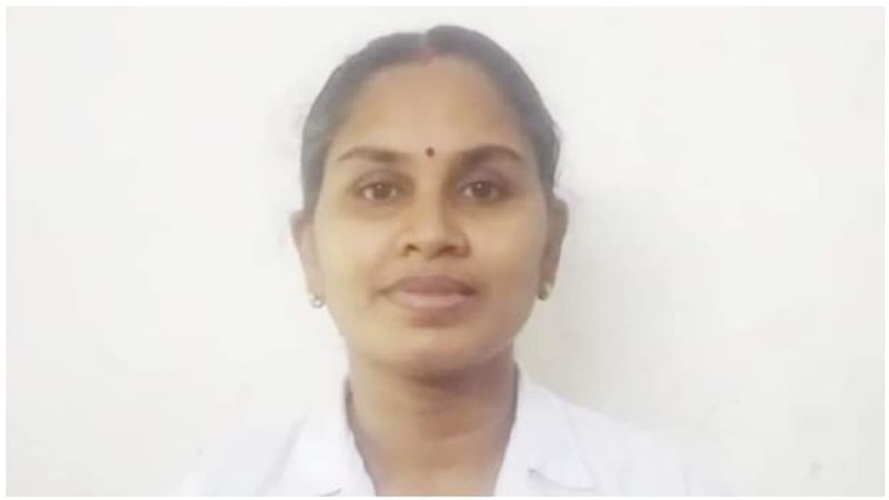 இந்த மனசுதான் கடவுள்... வாயோடு வாய் வைத்து... கொரோனா வந்த குழந்தையை உயிர்பெறச் செய்த நர்ஸ்..!