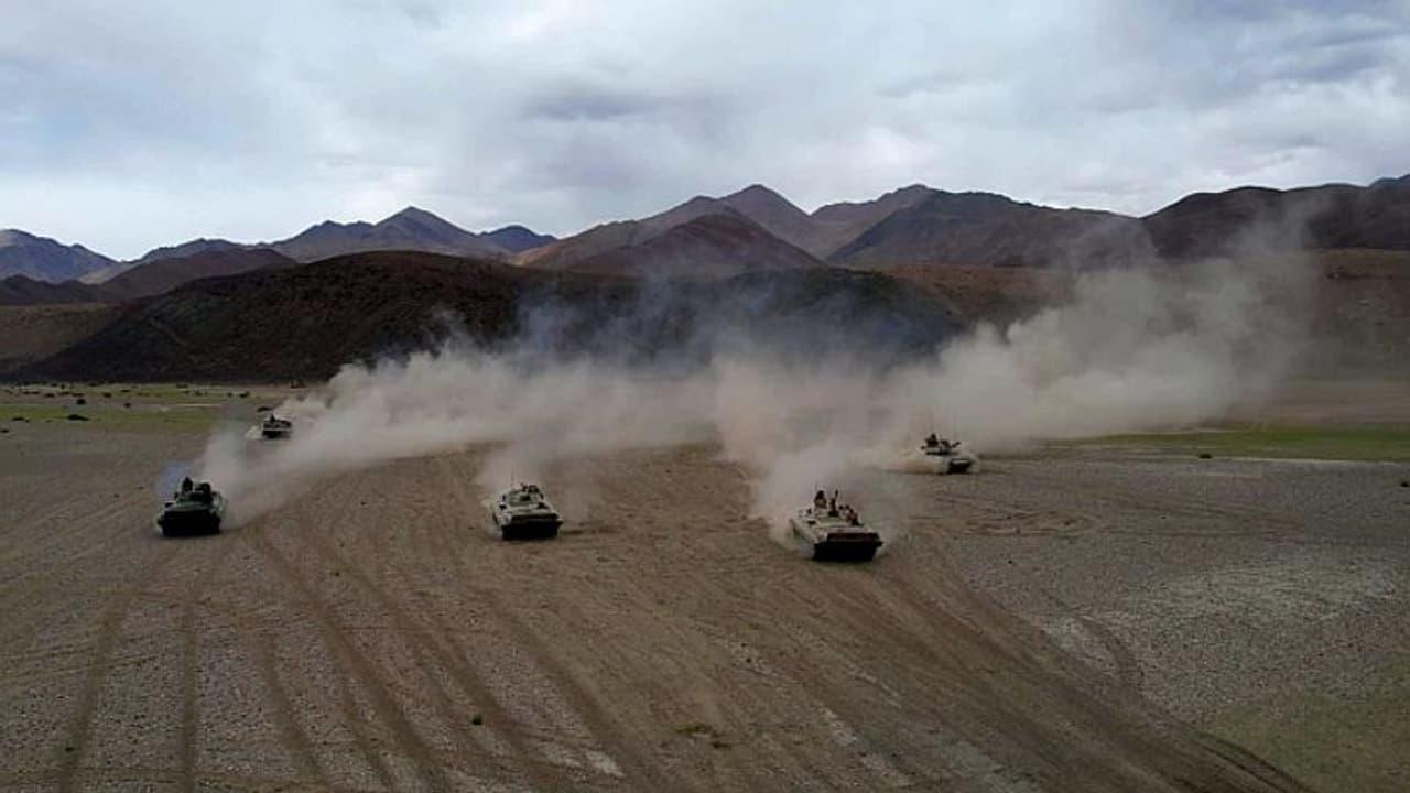 भारतीय सेना ने पूर्वी लद्दाख में दिखाया दमखम, दुश्मन देश के होश उडे़ भारतीय सेना ने पूर्वी लद्दाख में दिखाया दमखम, दुश्मन देश के होश उडे़