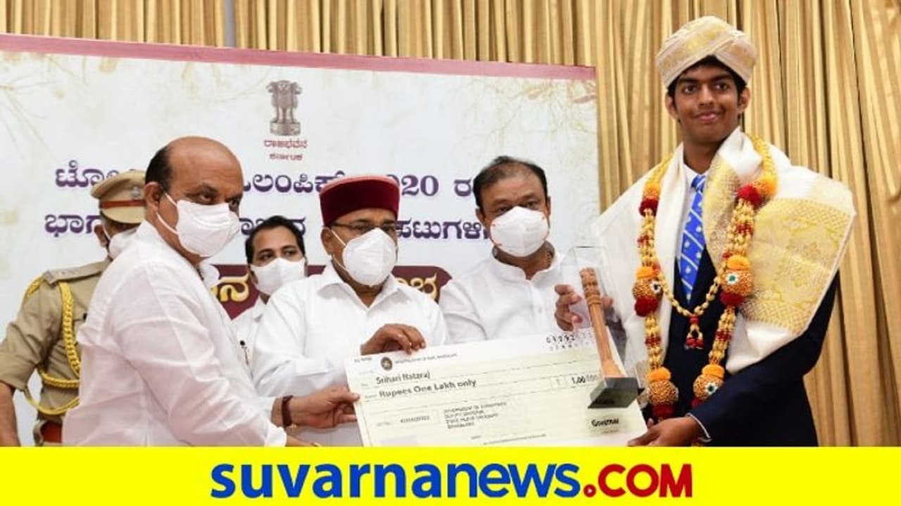 ಟೋಕಿಯೋ ಒಲಿಂಪಿಕ್ಸ್: ರಾಜ್ಯದ ಕ್ರೀಡಾಪಟುಗಳನ್ನು ಸನ್ಮಾನಿಸಿದ ರಾಜ್ಯಪಾಲ ಗೆಹ್ಲೋಟ್ ಟೋಕಿಯೋ ಒಲಿಂಪಿಕ್ಸ್: ರಾಜ್ಯದ ಕ್ರೀಡಾಪಟುಗಳನ್ನು ಸನ್ಮಾನಿಸಿದ ರಾಜ್ಯಪಾಲ ಗೆಹ್ಲೋಟ್