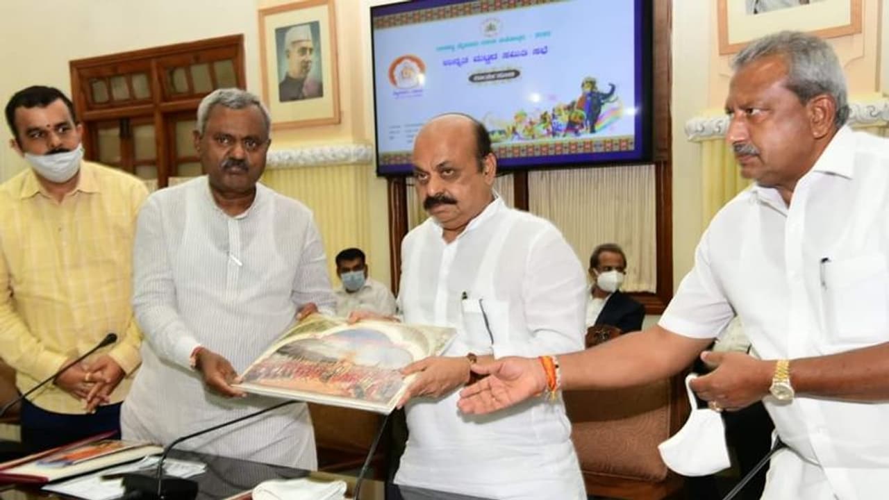 ವಿಶ್ವವಿಖ್ಯಾತ ಮೈಸೂರು ದಸರಾ ಆಚರಣೆ ಹೇಗೆ? ಸಭೆಯಲ್ಲಿ ಮಹತ್ವದ ತೀರ್ಮಾನ