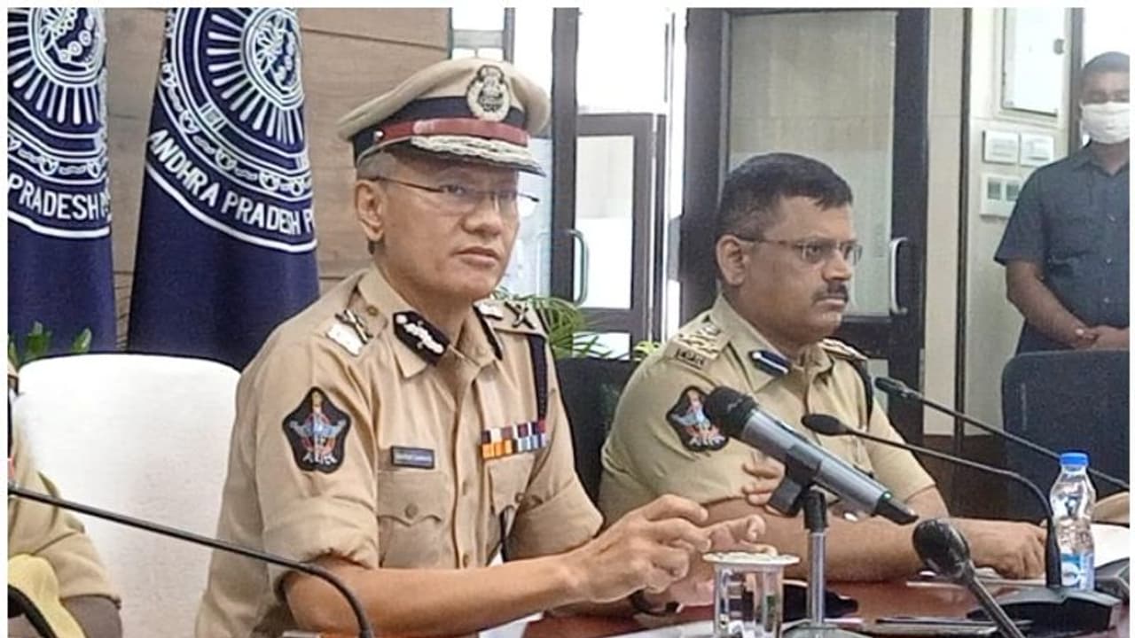 సోమవారం నుంచి రాజధాని రైతుల మహా పాదయాత్ర: పోలీసుల అనుమతి.. కానీ మెలిక, ఏంటంటే..?