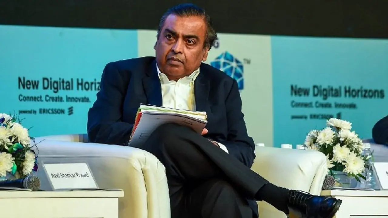 వచ్చే పదేళ్లలో గ్రీన్ హైడ్రోజన్ ధరను భారీగా తగ్గించడానికి రిలయన్స్ కృషి చేస్తుంది: ముకేష్ అంబానీ వచ్చే పదేళ్లలో గ్రీన్ హైడ్రోజన్ ధరను భారీగా తగ్గించడానికి రిలయన్స్ కృషి చేస్తుంది: ముకేష్ అంబానీ