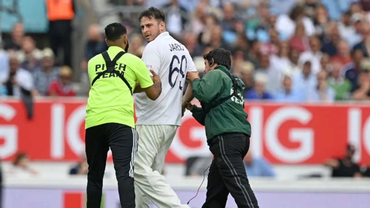 ರಗ್ಬಿ ಮೈದಾನಕ್ಕೂ ನುಗ್ಗಿದ ಯೂಟ್ಯೂಬರ್ ಜಾರ್ವೊ 69 ! ರಗ್ಬಿ ಮೈದಾನಕ್ಕೂ ನುಗ್ಗಿದ ಯೂಟ್ಯೂಬರ್ ಜಾರ್ವೊ 69 !