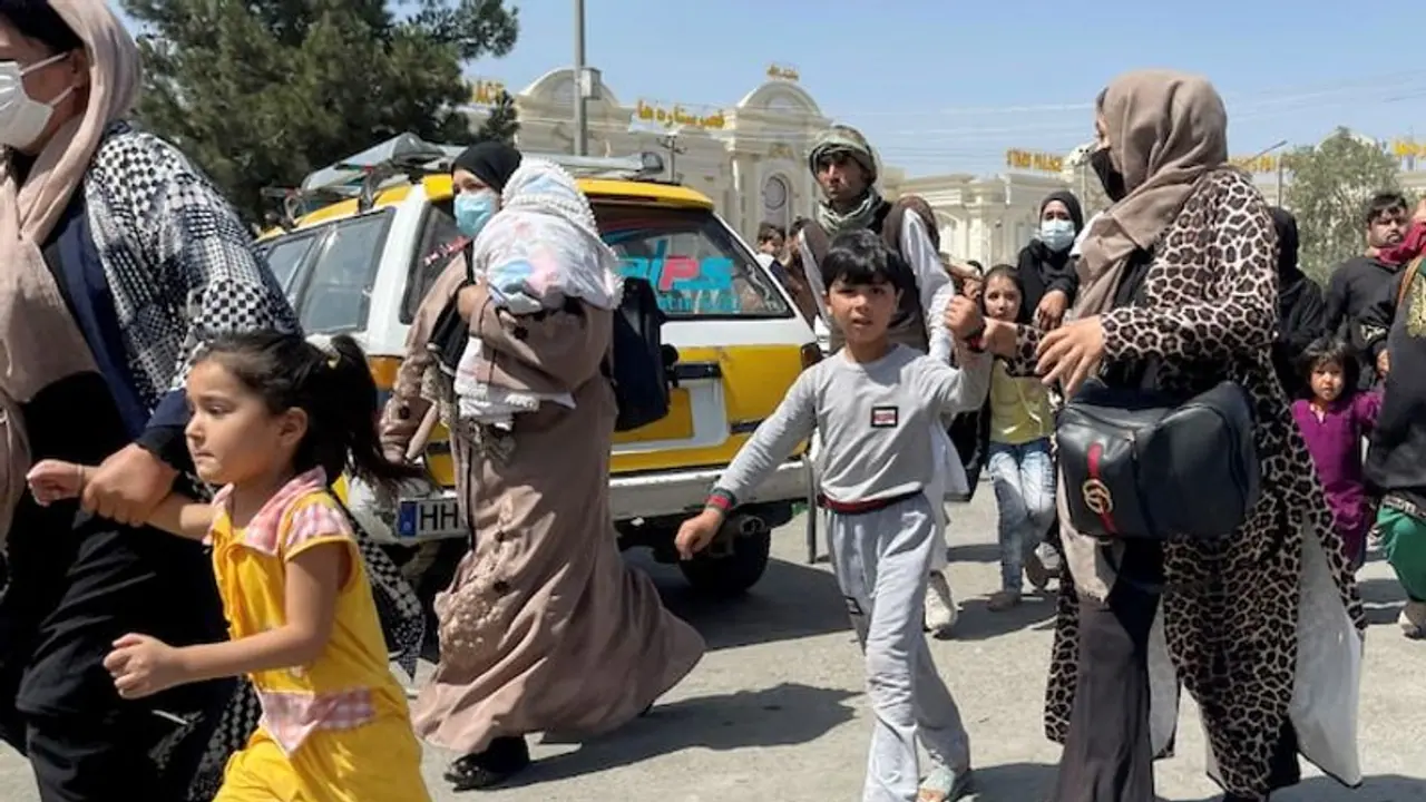 ऐसा क्या हुआ कि काबुल एयरपोर्ट के बाहर करानी पड़ी कई लड़कियों की शादी, खुलासा होने पर अमेरिका भी दंग ऐसा क्या हुआ कि काबुल एयरपोर्ट के बाहर करानी पड़ी कई लड़कियों की शादी, खुलासा होने पर अमेरिका भी दंग