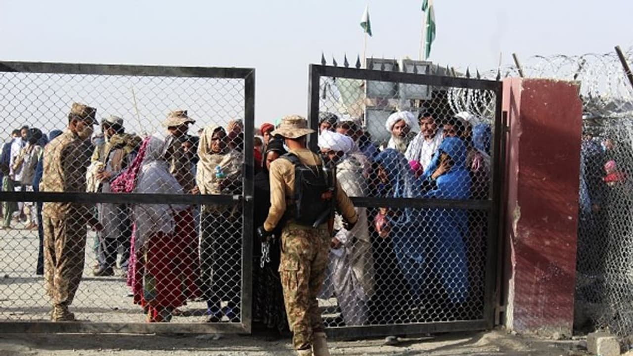 അഫ്ഗാനില് നിന്ന് രക്ഷാദൗത്യം തുടരാന് താലിബാന്റെ അനുവാദമെന്ന് സൂചന; ഇന്ത്യക്കാരെ വൈകാതെ തിരികെ എത്തിക്കും അഫ്ഗാനില് നിന്ന് രക്ഷാദൗത്യം തുടരാന് താലിബാന്റെ അനുവാദമെന്ന് സൂചന; ഇന്ത്യക്കാരെ വൈകാതെ തിരികെ എത്തിക്കും