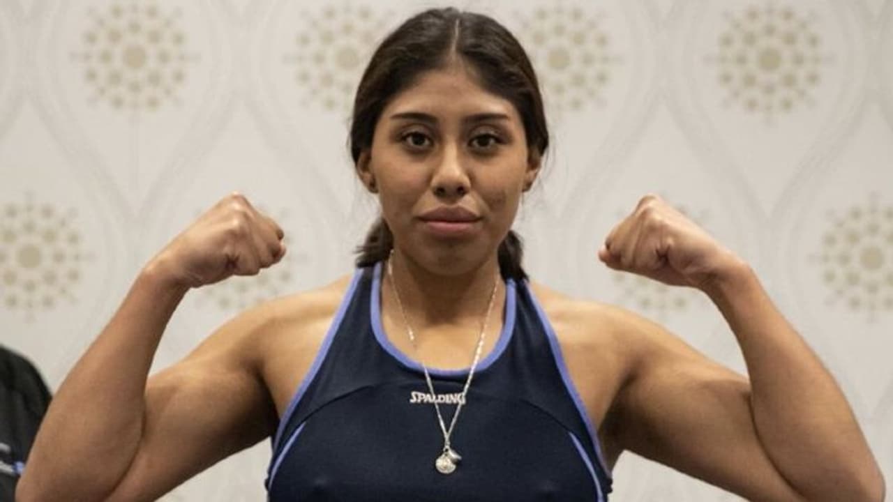 ബോക്സിംഗ് റിംഗില് ഇടിയേറ്റുവീണ മെക്സിക്കന് യുവ വനിതാ ബോക്സര്ക്ക് ദാരുണാന്ത്യം ബോക്സിംഗ് റിംഗില് ഇടിയേറ്റുവീണ മെക്സിക്കന് യുവ വനിതാ ബോക്സര്ക്ക് ദാരുണാന്ത്യം