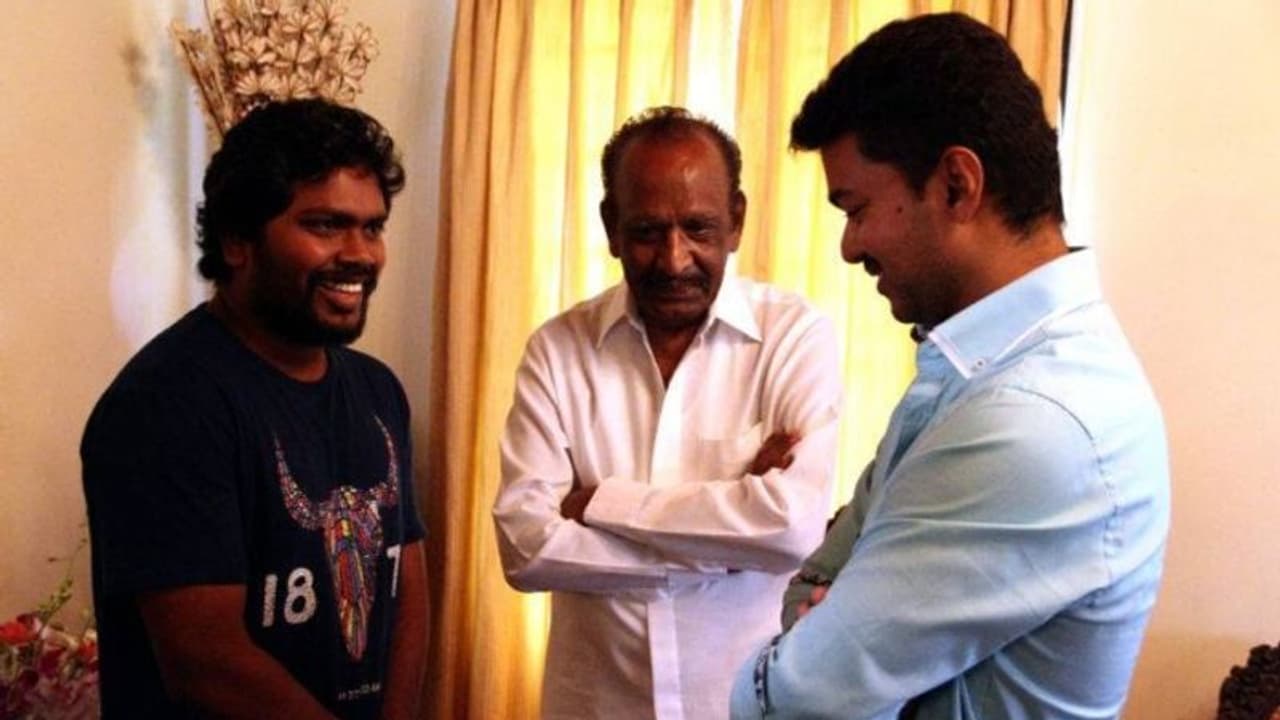 'ഈ കഥയിലെ സൂപ്പര്ഹീറോയ്ക്ക് വ്യത്യാസങ്ങളുണ്ട്'; വിജയ് നായകനാവുന്ന ചിത്രത്തെക്കുറിച്ച് പാ രഞ്ജിത്ത് 'ഈ കഥയിലെ സൂപ്പര്ഹീറോയ്ക്ക് വ്യത്യാസങ്ങളുണ്ട്'; വിജയ് നായകനാവുന്ന ചിത്രത്തെക്കുറിച്ച് പാ രഞ്ജിത്ത്