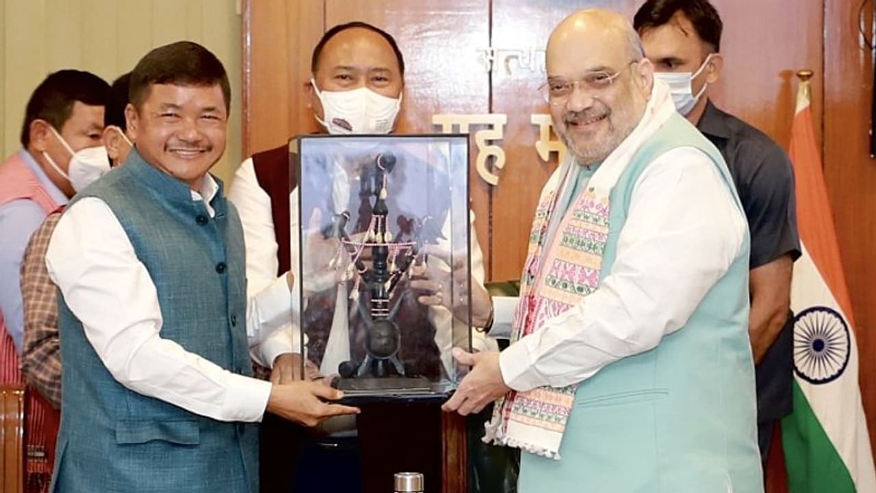 Historic Karbi peace agreement inked; over 1000 militant to surrender