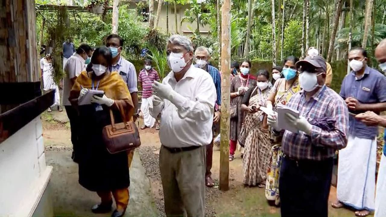 আক্রান্ত আরও দুই, সংক্রমণের ঝুঁকিতে ১৮৮ জন ক্রমেই ঘোরালো হচ্ছে কেরলের নিপা পরিস্থিতি আক্রান্ত আরও দুই, সংক্রমণের ঝুঁকিতে ১৮৮ জন ক্রমেই ঘোরালো হচ্ছে কেরলের নিপা পরিস্থিতি