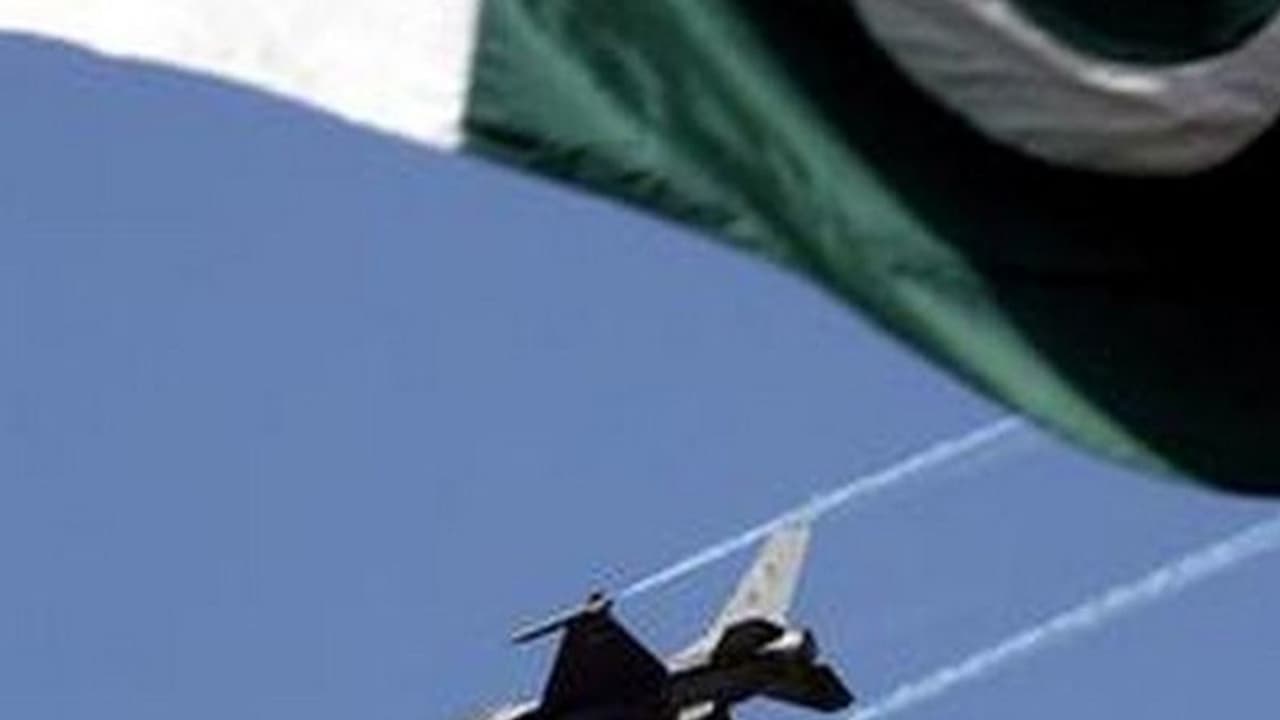 पाकिस्तान की नई चाल, बॉर्डर के पास फिर से एक्टिव किए दो एयर बेस पाकिस्तान की नई चाल, बॉर्डर के पास फिर से एक्टिव किए दो एयर बेस