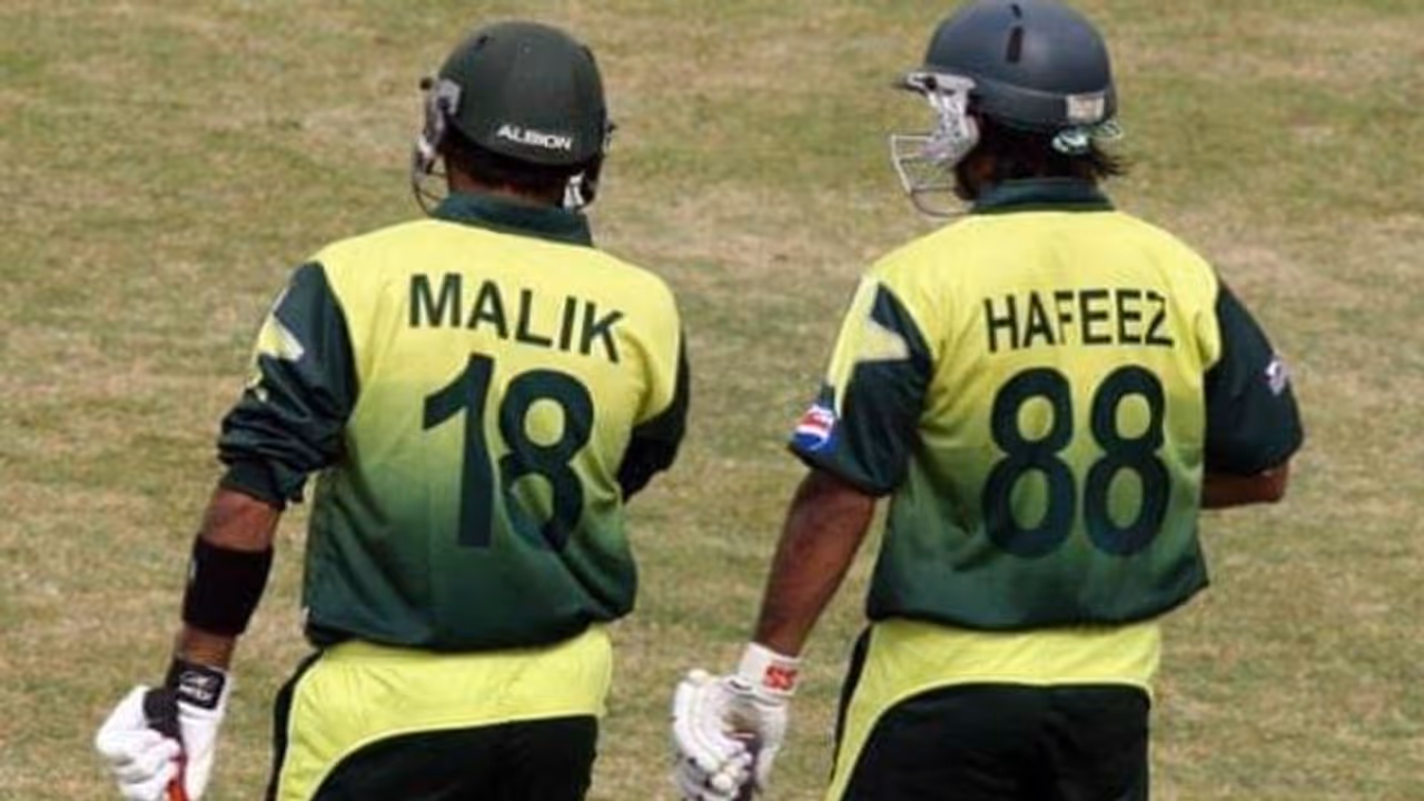 நீ சொல்றத எல்லாம் கேட்க முடியாதுப்பா..! பாக்., கேப்டன் கேட்ட வீரரை தேர்வு செய்யாத செலக்ஷன் கமிட்டி நீ சொல்றத எல்லாம் கேட்க முடியாதுப்பா..! பாக்., கேப்டன் கேட்ட வீரரை தேர்வு செய்யாத செலக்ஷன் கமிட்டி