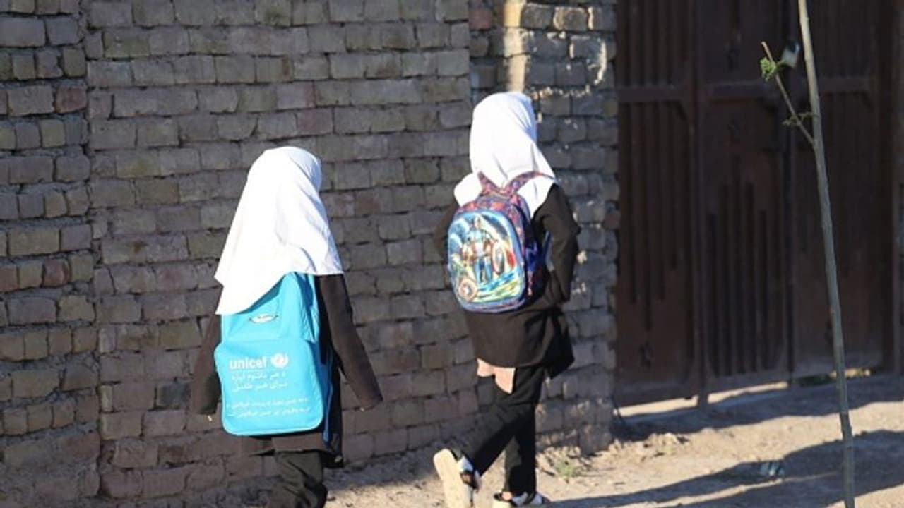  Afghanistan : താലിബാന്‍ വീണ്ടും മലക്കം മറിഞ്ഞു, പെണ്‍കുട്ടികള്‍ തല്‍ക്കാലം പഠിക്കേണ്ടന്ന് തിട്ടൂരം 