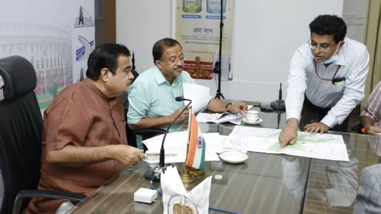 കേരളത്തിൽ പുതിയ ഗ്രീൻഫീൽഡ് പാത സംബന്ധിച്ച് ഉറപ്പ് ലഭിച്ചെന്ന് വി മുരളീധരൻ കേരളത്തിൽ പുതിയ ഗ്രീൻഫീൽഡ് പാത സംബന്ധിച്ച് ഉറപ്പ് ലഭിച്ചെന്ന് വി മുരളീധരൻ