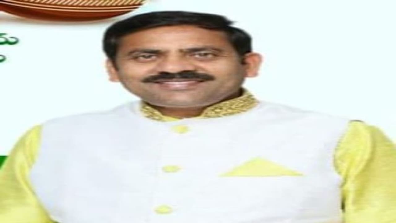 ఆర్థిక నేరాలు... మాజీ ఎమ్మెల్యే విజయప్రసాద్ ను అరెస్ట్ చేసిన ఒడిశా పోలీసులు ఆర్థిక నేరాలు... మాజీ ఎమ్మెల్యే విజయప్రసాద్ ను అరెస్ట్ చేసిన ఒడిశా పోలీసులు