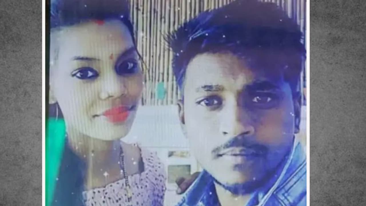 दोस्ती प्यार और शादी: पति की जिंदगी में हुई पुरानी गर्लफ्रेंड की एंट्री, फिर जो हुआ वो बड़ा खौफनाक था दोस्ती प्यार और शादी: पति की जिंदगी में हुई पुरानी गर्लफ्रेंड की एंट्री, फिर जो हुआ वो बड़ा खौफनाक था