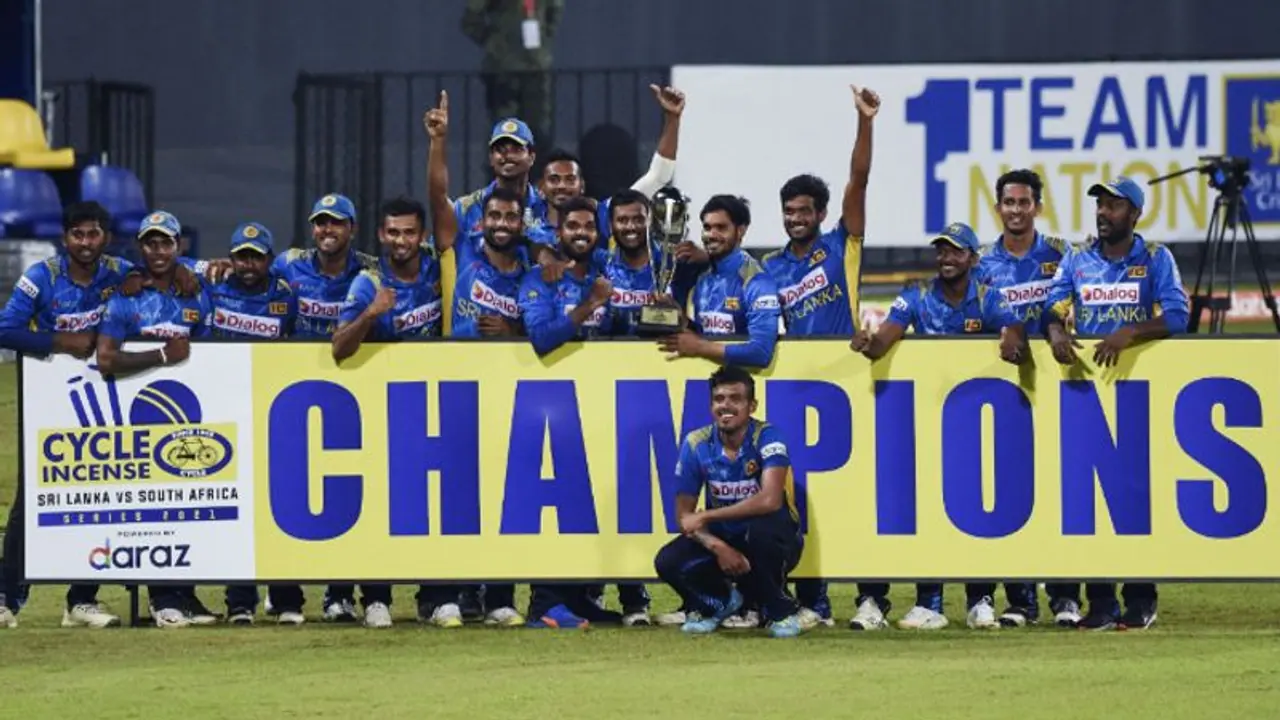 ദക്ഷിണാഫ്രിക്കയ്‌ക്ക് നാണംകെട്ട തോല്‍വി, ചെറിയ സ്‌കോറില്‍ പുറത്ത്; ഏകദിന പരമ്പര ലങ്കയ്‌ക്ക്