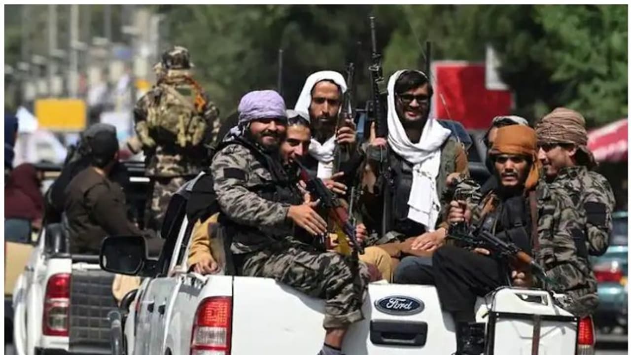 അഫ്ഗാനിസ്ഥാനിൽ നിന്ന് വിമാനത്തിലേറിപ്പോവുന്നവർ ആരൊക്കെ? ; ഭീകരവാദവും കുടിയേറ്റവും തമ്മിലുള്ള ബന്ധം അഫ്ഗാനിസ്ഥാനിൽ നിന്ന് വിമാനത്തിലേറിപ്പോവുന്നവർ ആരൊക്കെ? ; ഭീകരവാദവും കുടിയേറ്റവും തമ്മിലുള്ള ബന്ധം