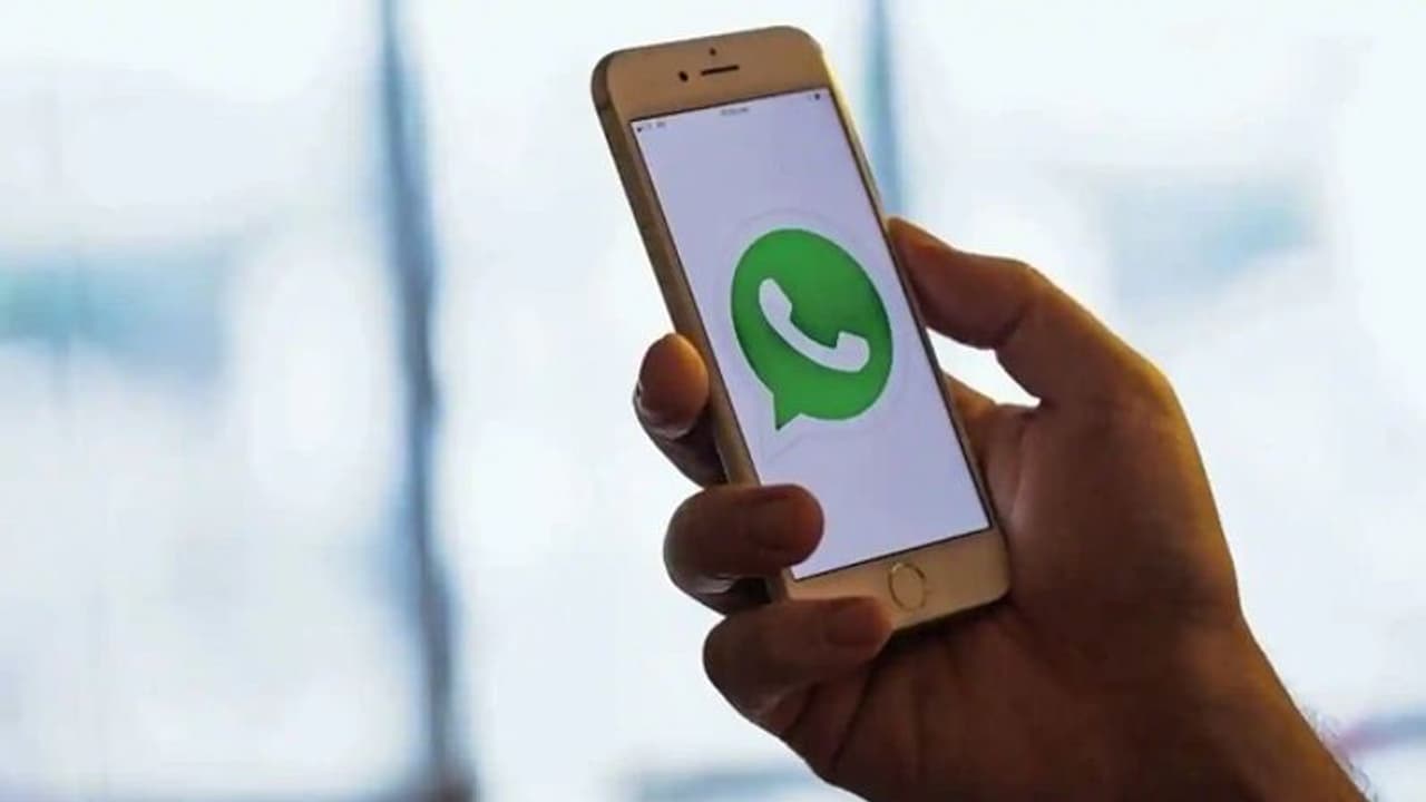 ಕೂಡ್ಲಿಗಿ: ಹೆತ್ತವರ ಮಡಿಲಿಗೆ ಬಾಲಕಿ ಸೇರಿಸಿದ ವಾಟ್ಸಾಪ್ ಕೂಡ್ಲಿಗಿ: ಹೆತ್ತವರ ಮಡಿಲಿಗೆ ಬಾಲಕಿ ಸೇರಿಸಿದ ವಾಟ್ಸಾಪ್