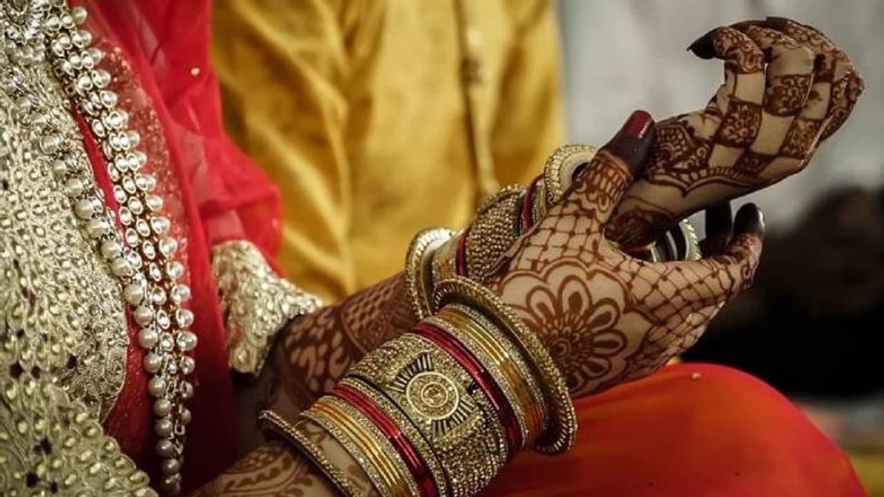 Wedding Called off : 'വരന് കഷണ്ടിയാണെന്ന് അവസാനനിമിഷം അറിഞ്ഞു; പന്തലില്‍ ബോധരഹിതയായി വധു'