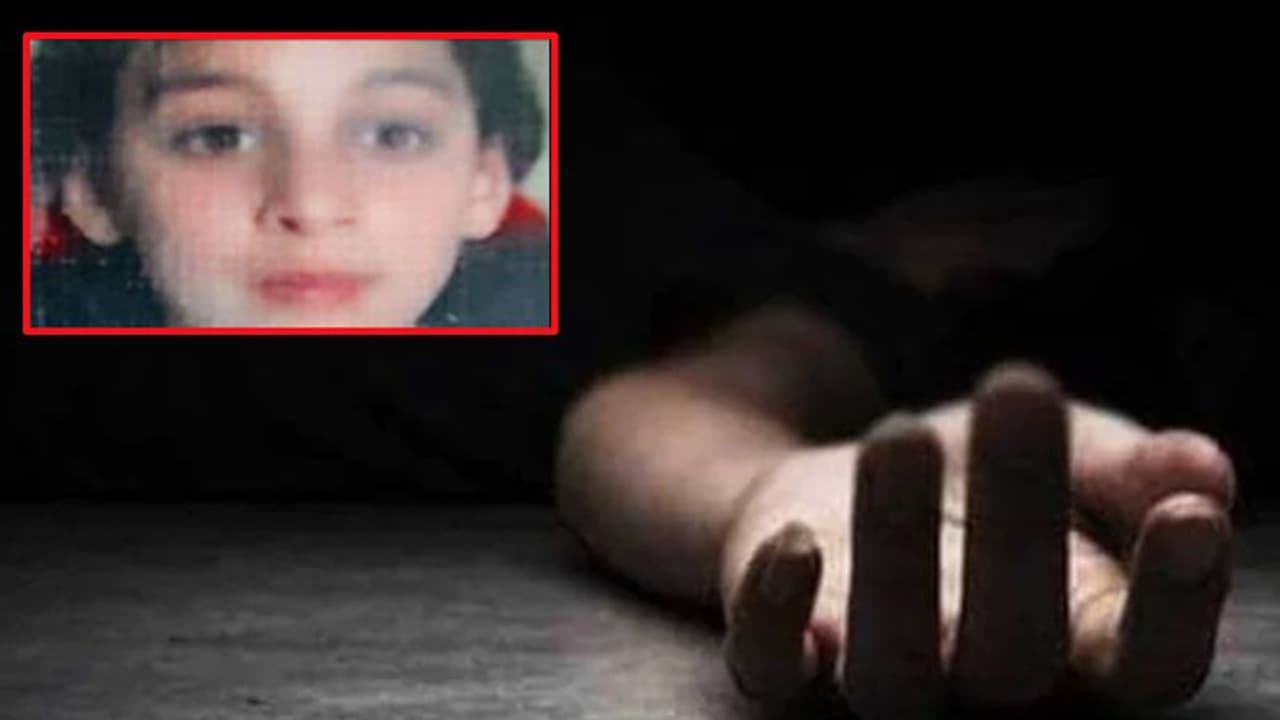 बाथरूम में फटे कपड़े खून में सनी मिली 13 साल की लड़की, मौत से पहले बताई दरिंदे पिता की शादी वाली करतूत बाथरूम में फटे कपड़े खून में सनी मिली 13 साल की लड़की, मौत से पहले बताई दरिंदे पिता की शादी वाली करतूत