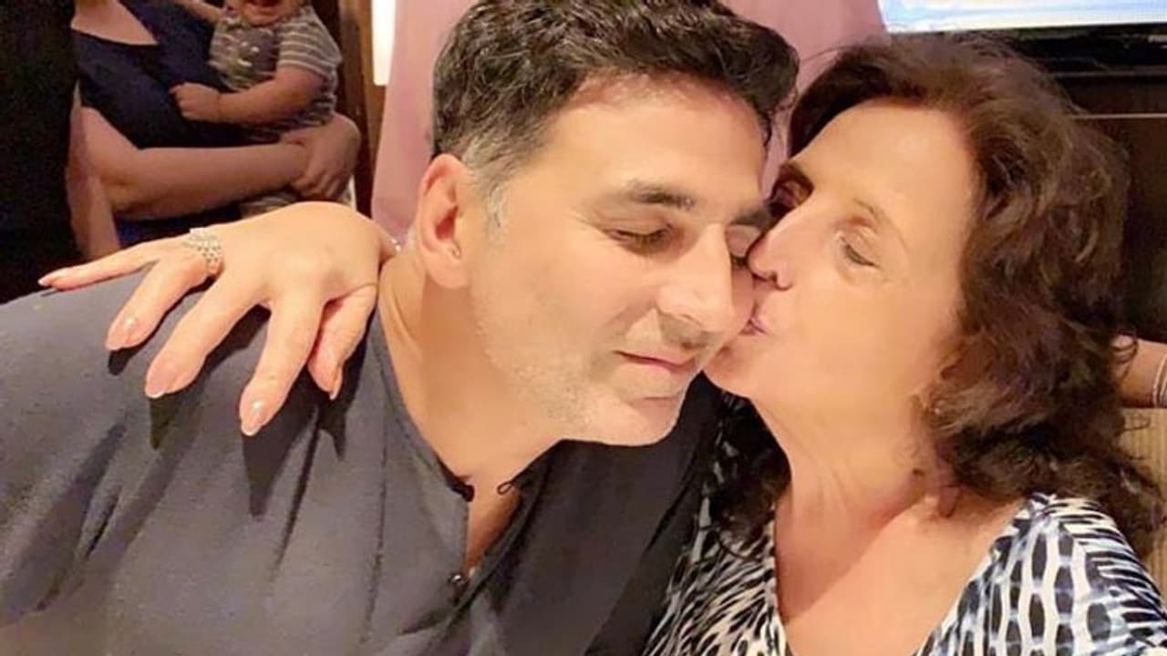 जन्मदिन पर भावुक हुए अक्षय कुमार, मां संग फोटो शेयर कर लिखा मुझे यकीन है वो हैप्पी बर्थडे गा रही होगी जन्मदिन पर भावुक हुए अक्षय कुमार, मां संग फोटो शेयर कर लिखा मुझे यकीन है वो हैप्पी बर्थडे गा रही होगी