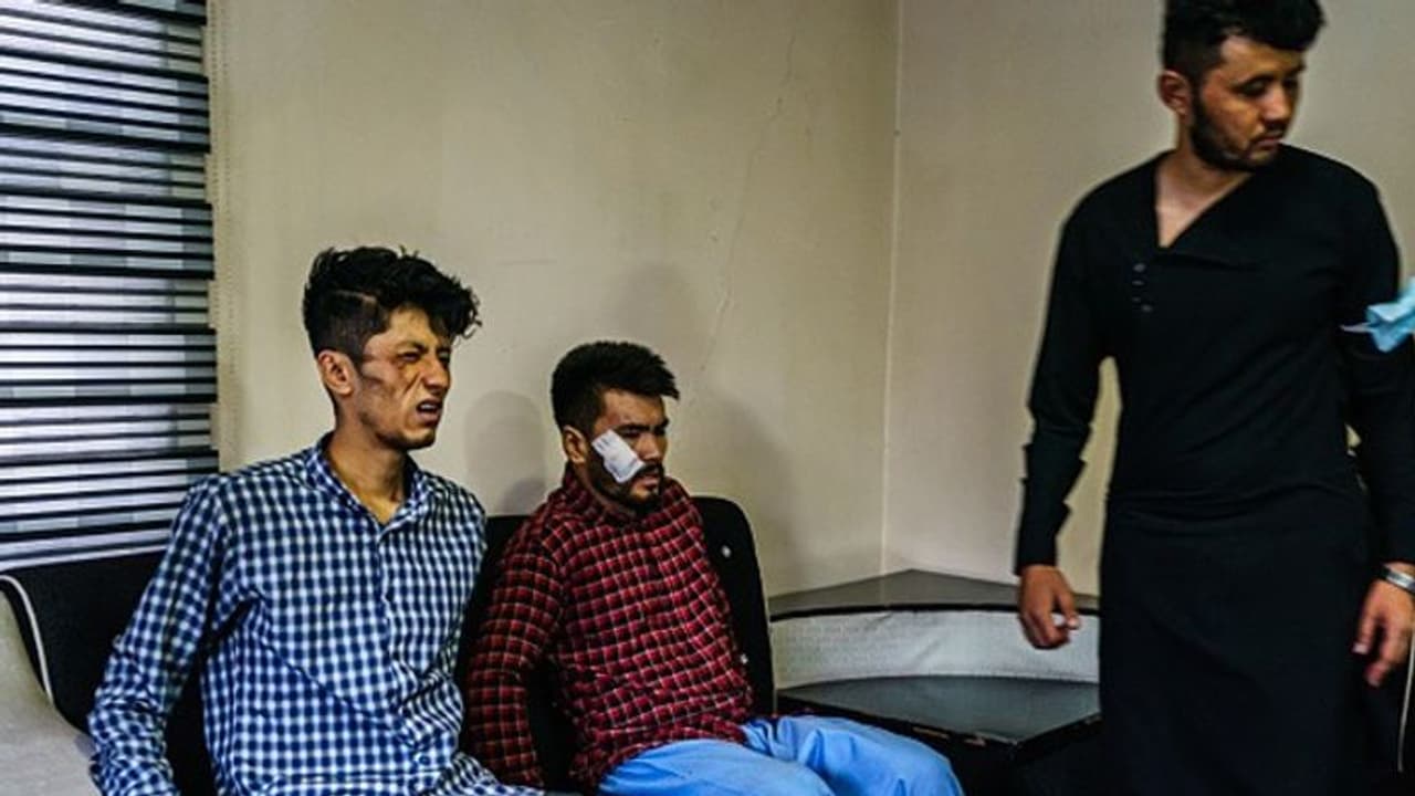 ತಾಲಿಬಾನ್‌ ಕ್ರೌರ್ಯ: ಮಹಿಳೆಯರಿಗೆ ಛಡಿ, ವರದಿಗೆ ತೆರಳಿದ್ದ ಪತ್ರಕರ್ತರಿಗೂ ಥಳಿತ!