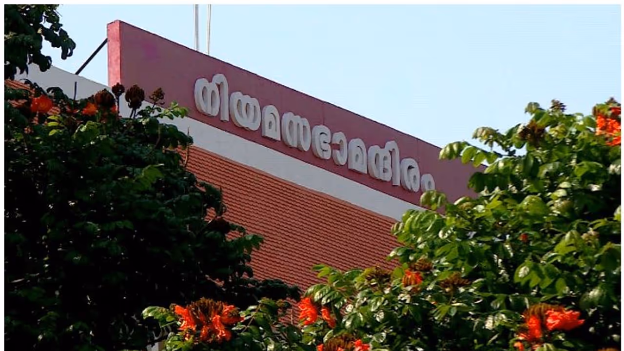  പരിക്കേറ്റ വാച്ച് ആന്‍റ് വാര്‍ഡിന് കാലിന് പൊട്ടലില്ല; സര്‍ക്കാരിനെ വെട്ടിലാക്കി മെഡിക്കല്‍ റിപ്പോര്‍ട്ട്