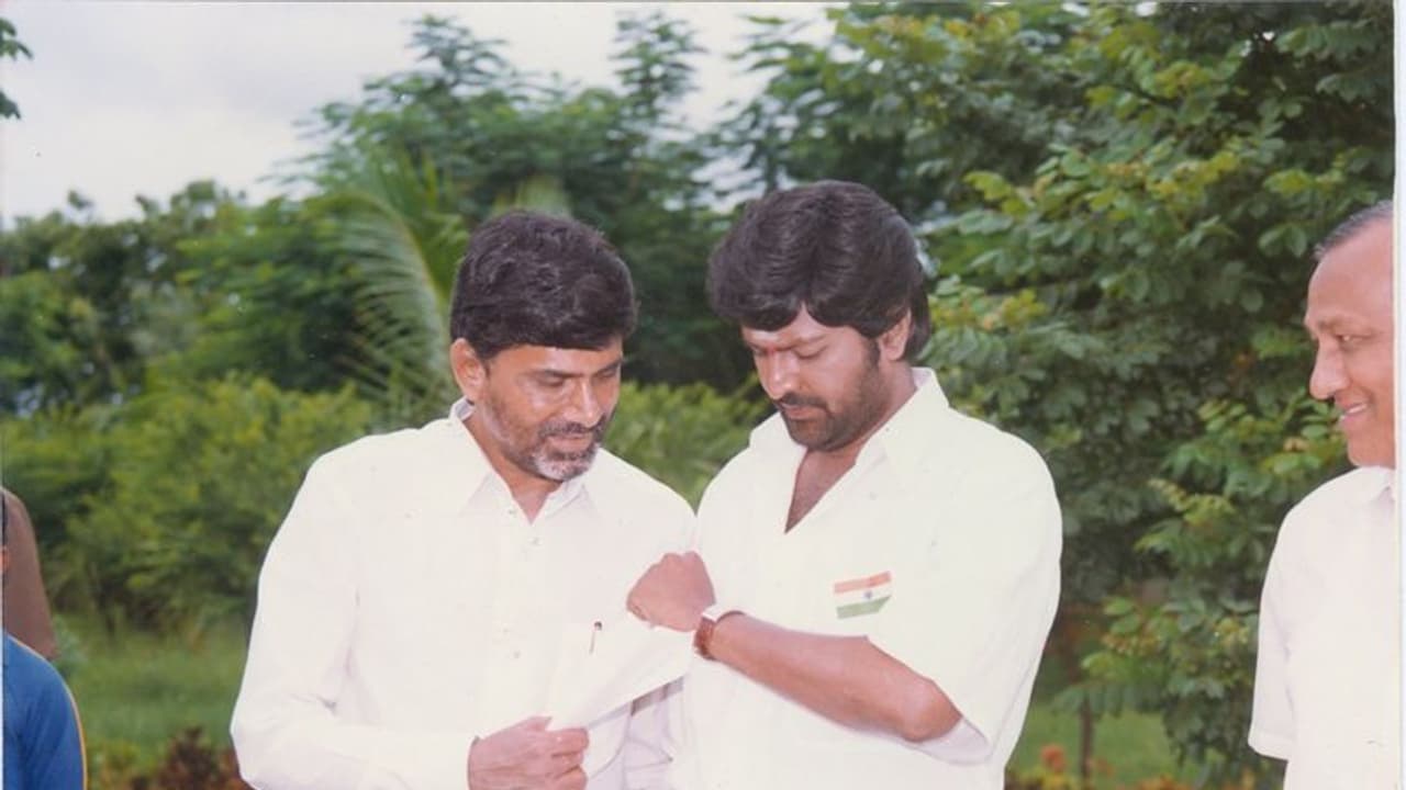 చంద్రబాబుతో మోహన్ బాబు... వైరల్ గా త్రోబ్యాక్ పిక్! చంద్రబాబుతో మోహన్ బాబు... వైరల్ గా త్రోబ్యాక్ పిక్!