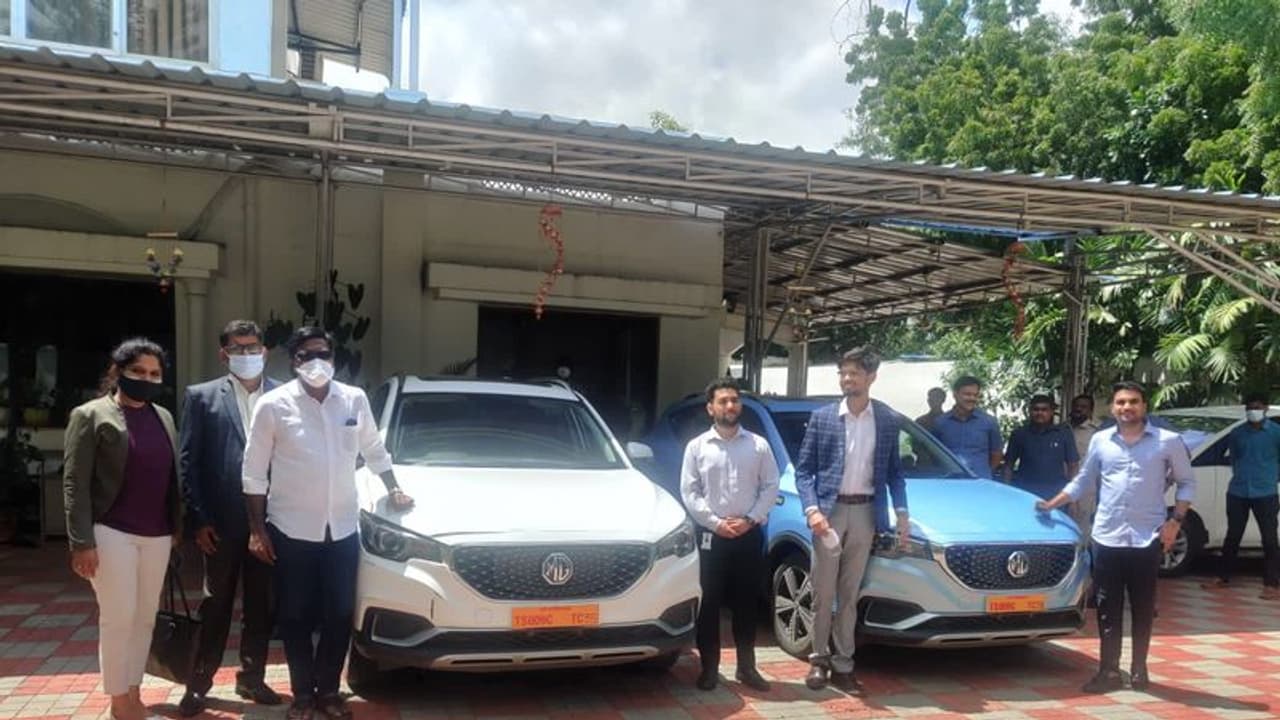 ఎలక్ట్రిక్ కార్ల సెగ్మెంట్లోకి ఎంజి ఎంట్రీ.. నేడు లాంచ్ చేసిన రవాణా శాఖ మంత్రి.. ఎలక్ట్రిక్ కార్ల సెగ్మెంట్లోకి ఎంజి ఎంట్రీ.. నేడు లాంచ్ చేసిన రవాణా శాఖ మంత్రి..