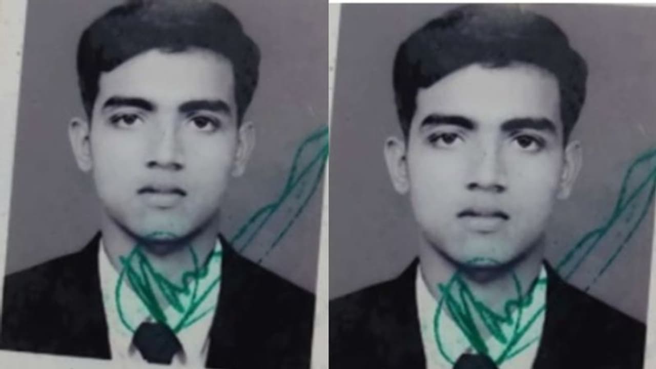 'ആദ്യമായി കോട്ടിട്ട സ്കൂൾ ചിത്രം'; തിരിച്ചറിയാമോ ഈ മിനിസ്ക്രീൻ താരത്തെ?