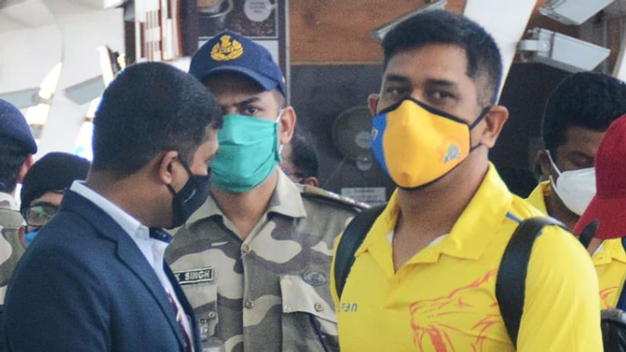 মুম্বই ম্যাচের আগে জোর ধাক্কা সিএসকে শিবিরে, শক্তি অনেকটাই কমল ধোনির দলের মুম্বই ম্যাচের আগে জোর ধাক্কা সিএসকে শিবিরে, শক্তি অনেকটাই কমল ধোনির দলের