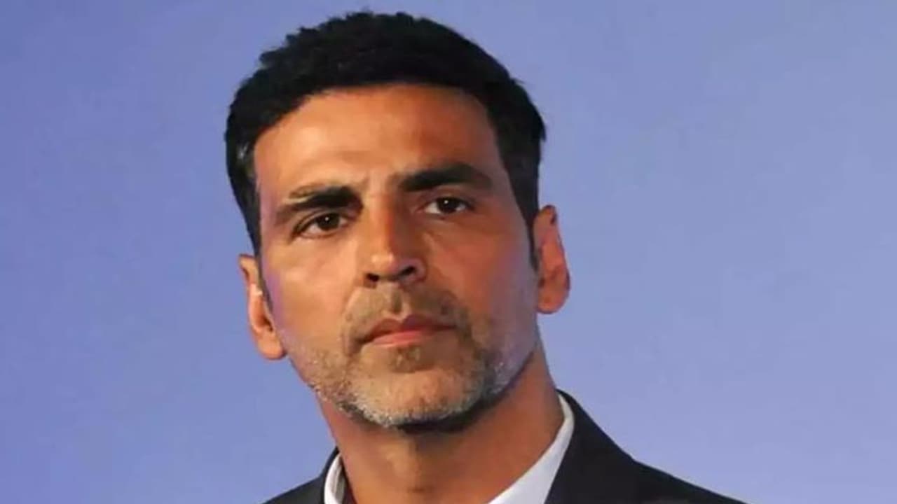 मां के निधन के 2 बाद काम पर लौटे अक्षय कुमार, इस वजह से लिया विदेश जाकर दोबारा शूटिंग करने का फैसला मां के निधन के 2 बाद काम पर लौटे अक्षय कुमार, इस वजह से लिया विदेश जाकर दोबारा शूटिंग करने का फैसला