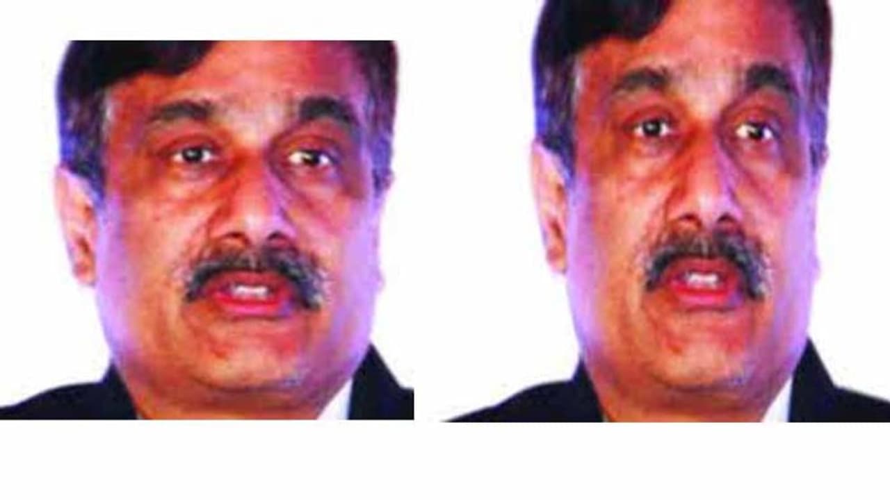 కొత్త పీఆర్సీతో జీతాలు తగ్గవు: ఏపీ సీఎస్ సమీర్ శర్మ కొత్త పీఆర్సీతో జీతాలు తగ్గవు: ఏపీ సీఎస్ సమీర్ శర్మ