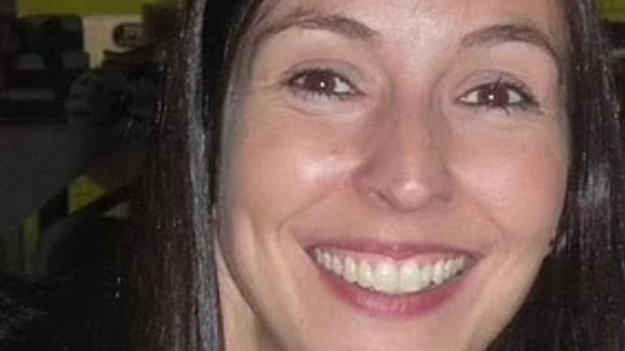 जब स्कूल टीचर बनी हैवान: 13 साल की बच्ची का रेप करवाया, फिर आराम से स्कूल में पढ़ाती रही जब स्कूल टीचर बनी हैवान: 13 साल की बच्ची का रेप करवाया, फिर आराम से स्कूल में पढ़ाती रही