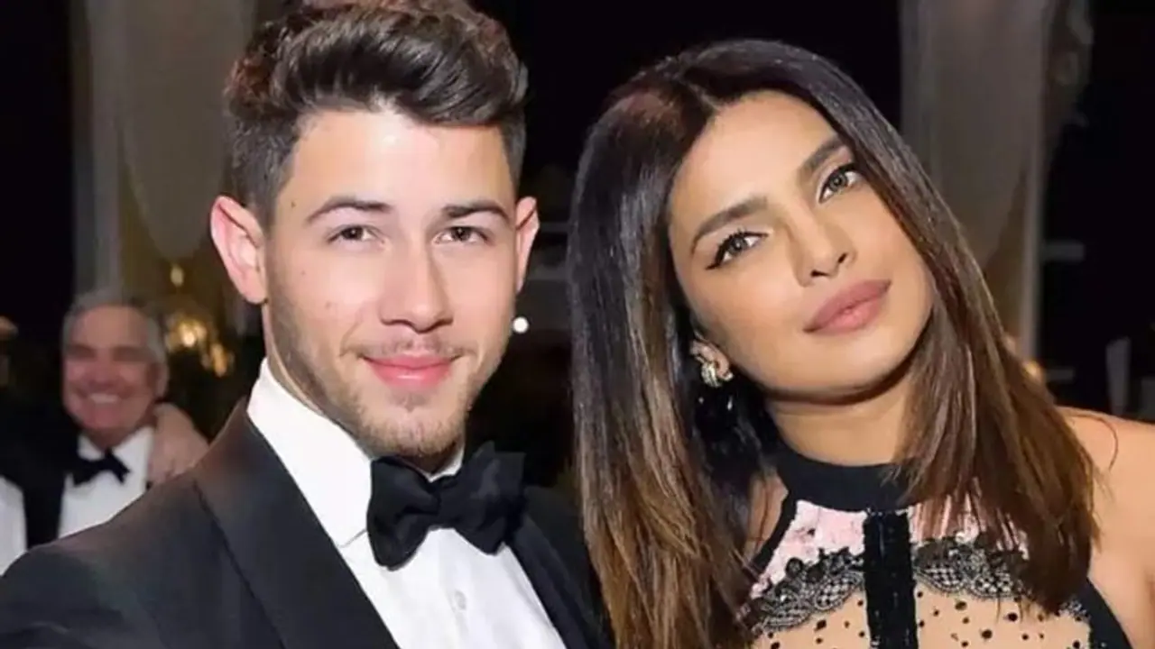 Nick Priyanka : অতিরিক্ত বিগ সাইজের স্তনবৃন্ত নিকের, ছবি ফাঁস হতেই হতবাক প্রিয়ঙ্কা Nick Priyanka : অতিরিক্ত বিগ সাইজের স্তনবৃন্ত নিকের, ছবি ফাঁস হতেই হতবাক প্রিয়ঙ্কা