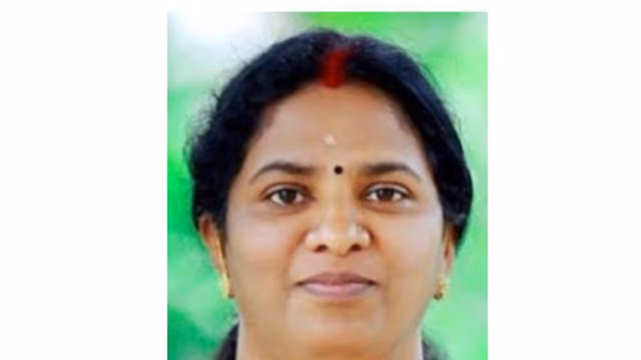 ഭർത്താവുമൊത്ത് നാട്ടിലേക്ക് മടങ്ങാനിരിക്കെ പ്രവാസി മലയാളി വീട്ടമ്മ കൊവിഡ് ബാധിച്ച് മരിച്ചു ഭർത്താവുമൊത്ത് നാട്ടിലേക്ക് മടങ്ങാനിരിക്കെ പ്രവാസി മലയാളി വീട്ടമ്മ കൊവിഡ് ബാധിച്ച് മരിച്ചു