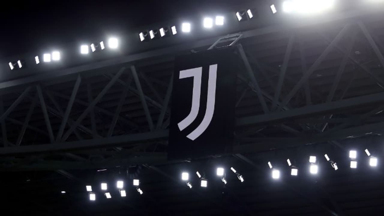 Juventus: রোনাল্ডোর প্রাক্তন ক্লাবে পুলিসি তল্লাশি,কারণটা কী Juventus: রোনাল্ডোর প্রাক্তন ক্লাবে পুলিসি তল্লাশি,কারণটা কী