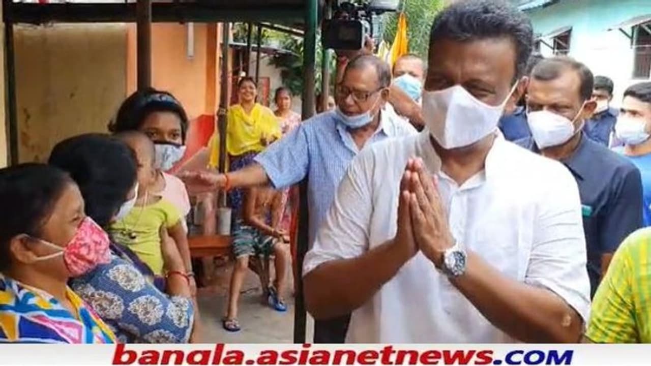 KMC Mayor: কে হবেন কলকাতার মেয়র, ফিরহাদের নাম ঘিরে জল্পনা তুঙ্গে KMC Mayor: কে হবেন কলকাতার মেয়র, ফিরহাদের নাম ঘিরে জল্পনা তুঙ্গে