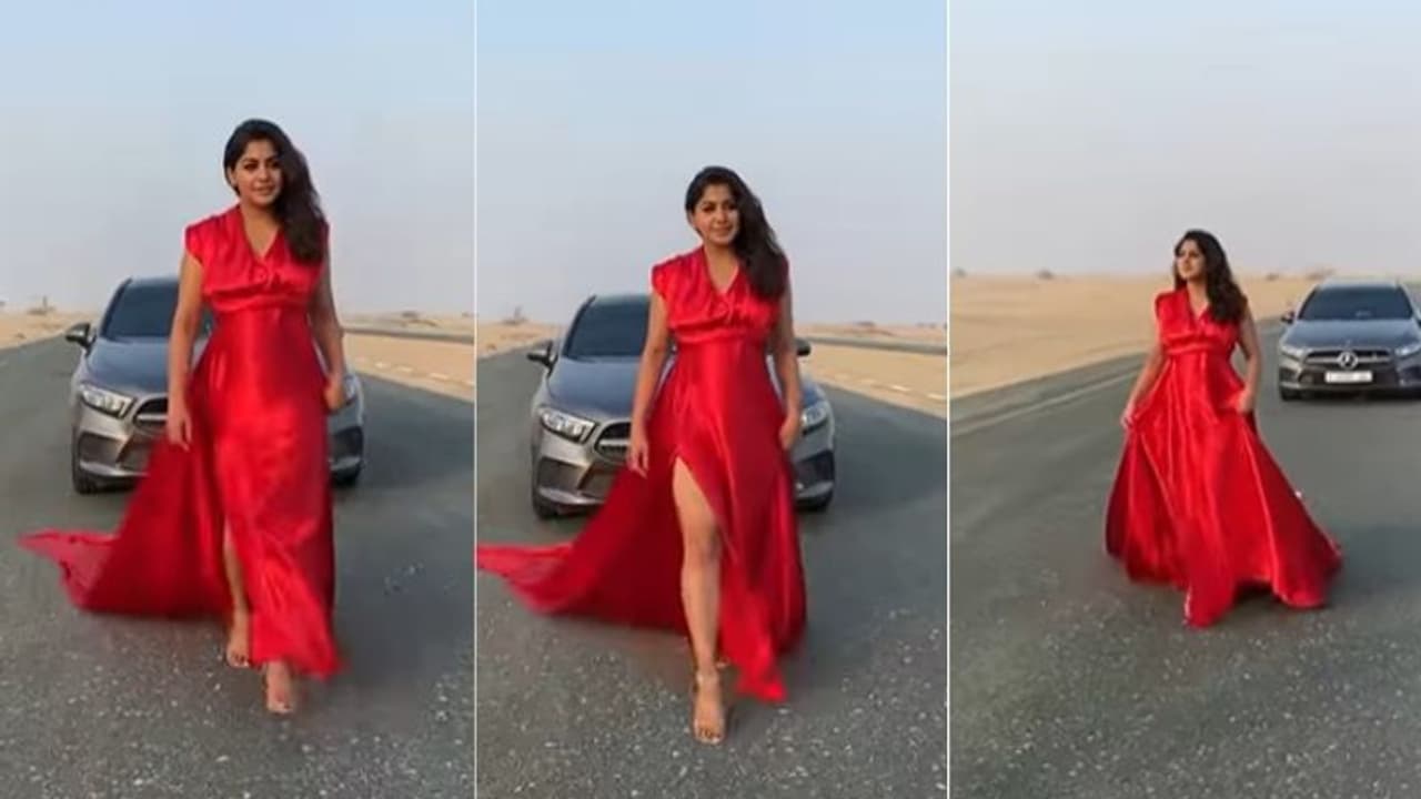 ടാറിട്ട റോഡിൽ റാമ്പ് വാക്കുമായി മീര നന്ദൻ; ചുവപ്പഴകിൽ തിളങ്ങി പ്രിയതാരം