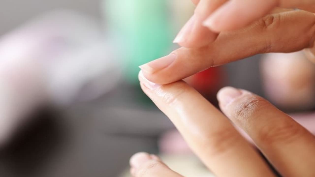 Nail Care : നഖം നോക്കി അസുഖങ്ങള് മനസിലാക്കാം; അറിയേണ്ടതെല്ലാം... Nail Care : നഖം നോക്കി അസുഖങ്ങള് മനസിലാക്കാം; അറിയേണ്ടതെല്ലാം...