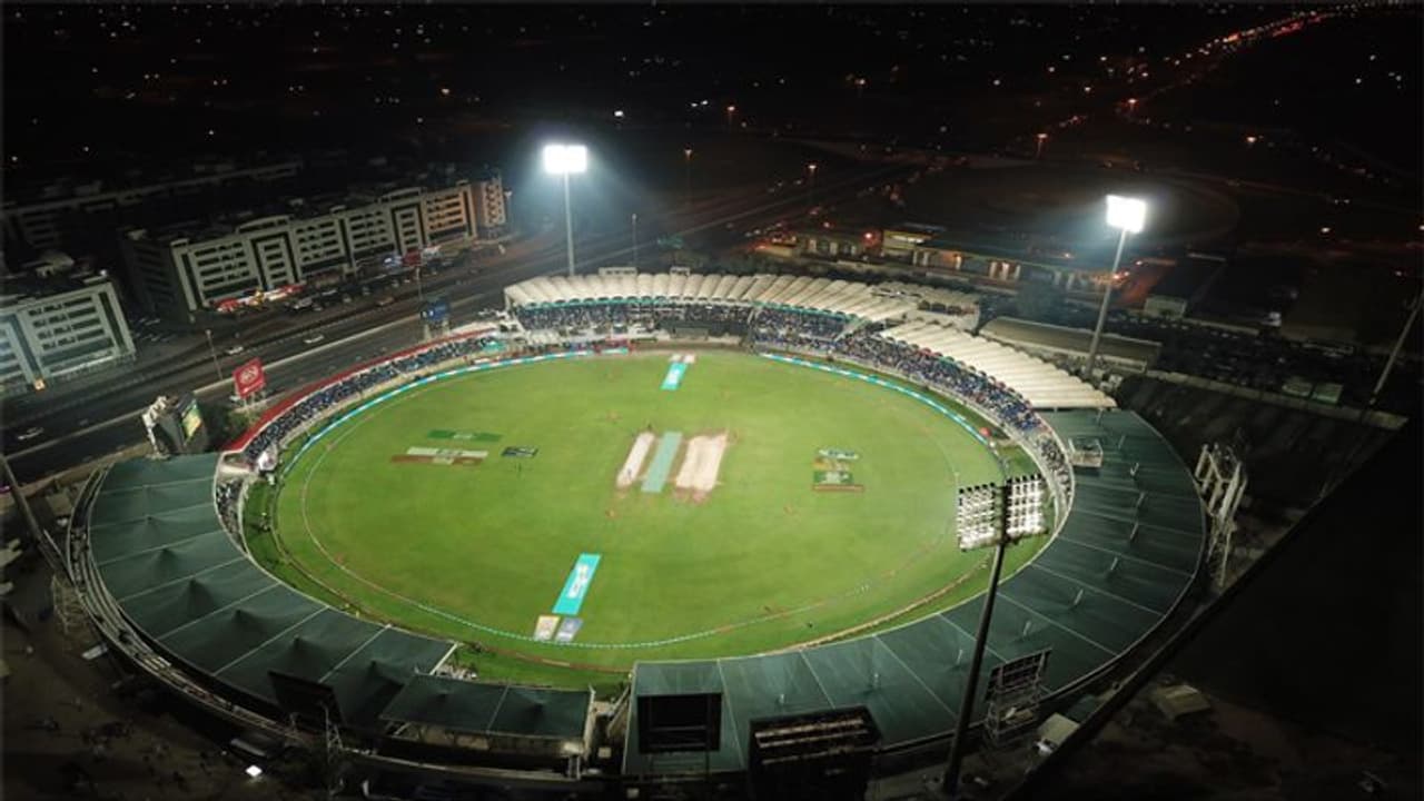 IPL 2021, ক্যাপ্টেন কুল বনাম কিং কোহলির ম্যাচে আবহাওয়া থাকবে হট, পিচ যেন ব্যাটিং স্বর্গ