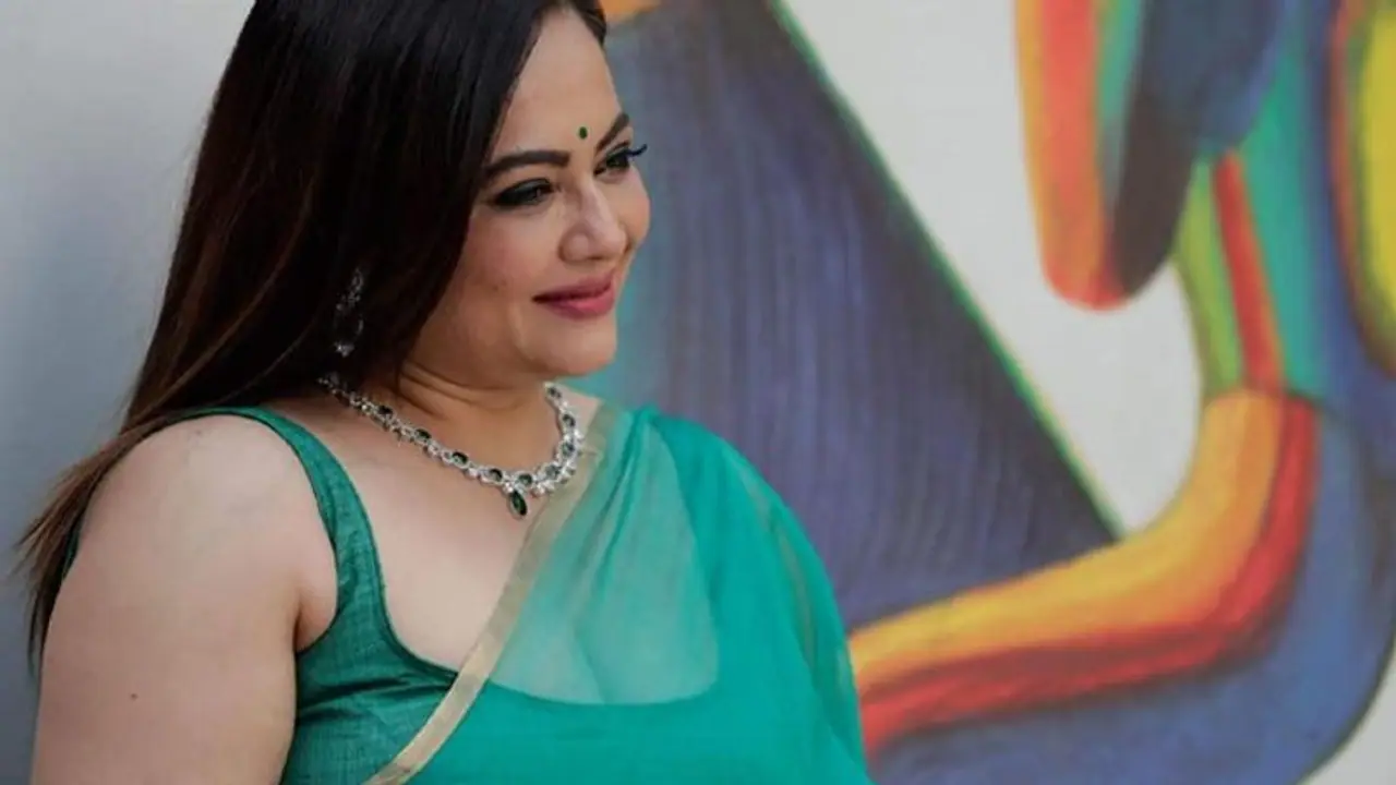 'ব্লাউজ' নিয়ে বিস্ফোরক মন্তব্য, বাম সমর্থকের অশালীন কথায় মেজাজ হারালেন শ্রীলেখা